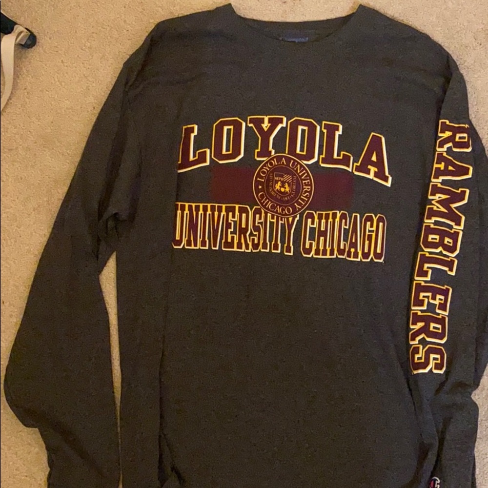 Loyola UniversitY Chicago LUC long sleeve L tshirt